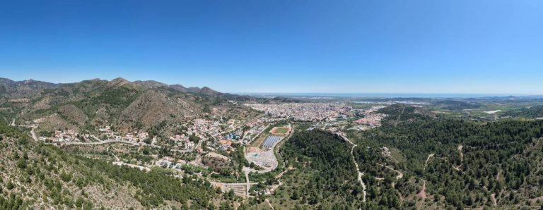 Panoràmica de la vall del riu Belcaire.