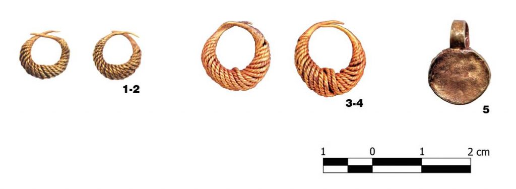 Peces d'orfebreria d'or del tresor, campanya de 2021.
